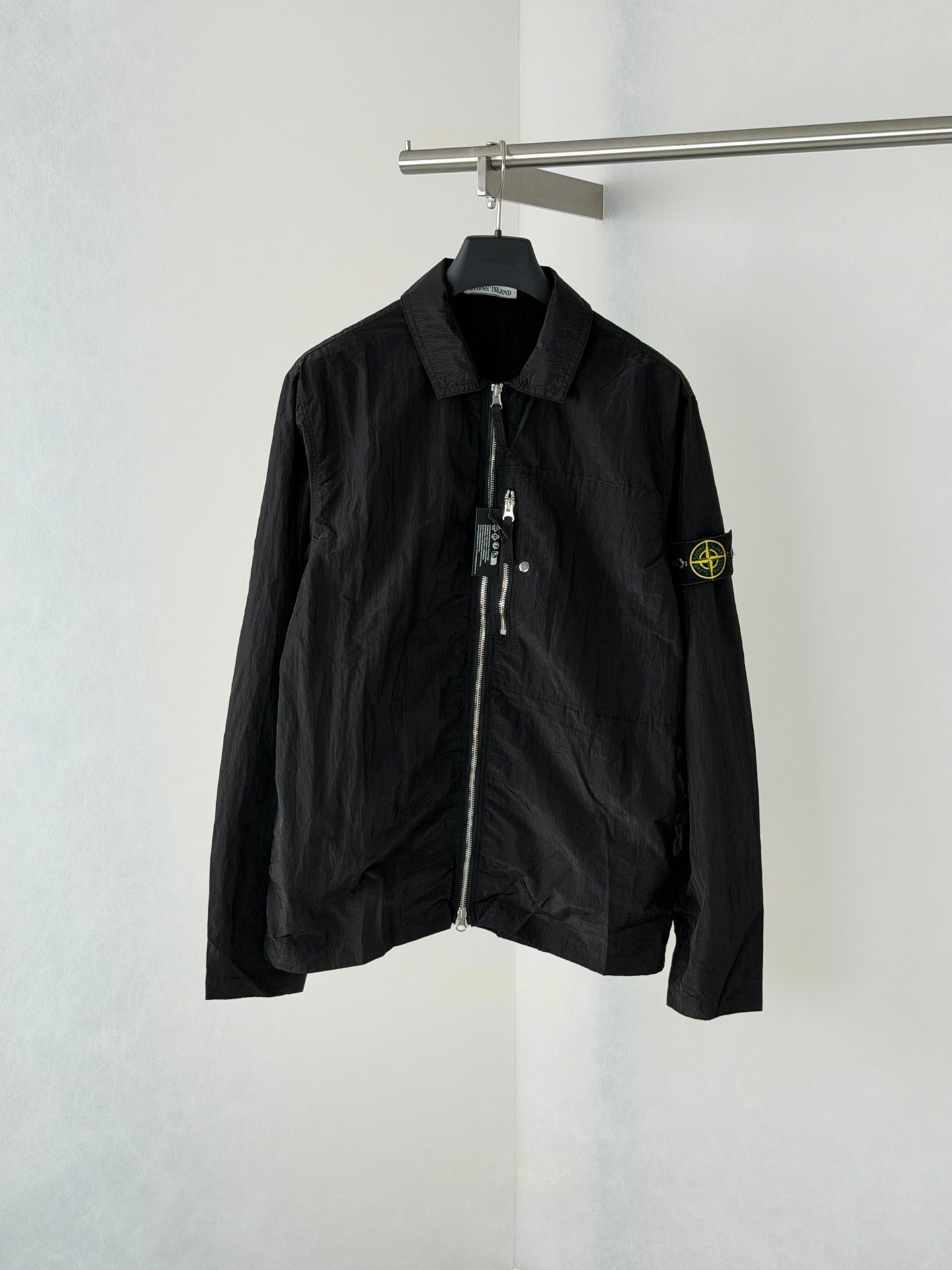 Veste Stone Island Nylon Metal noir - sur cintre