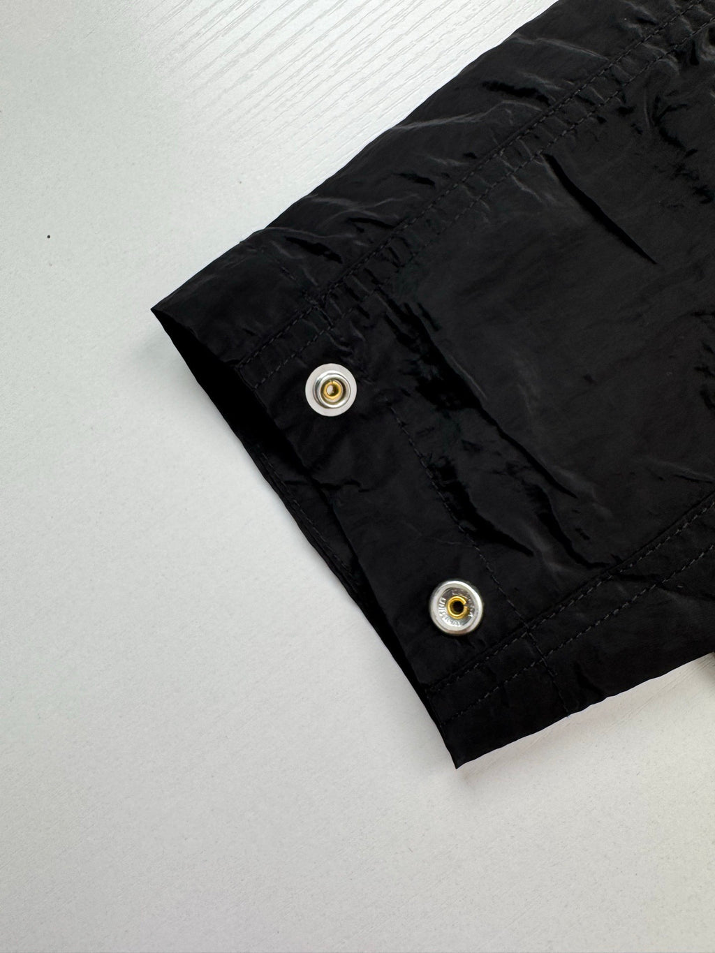 Veste Stone Island Nylon Metal noir - détail poignet