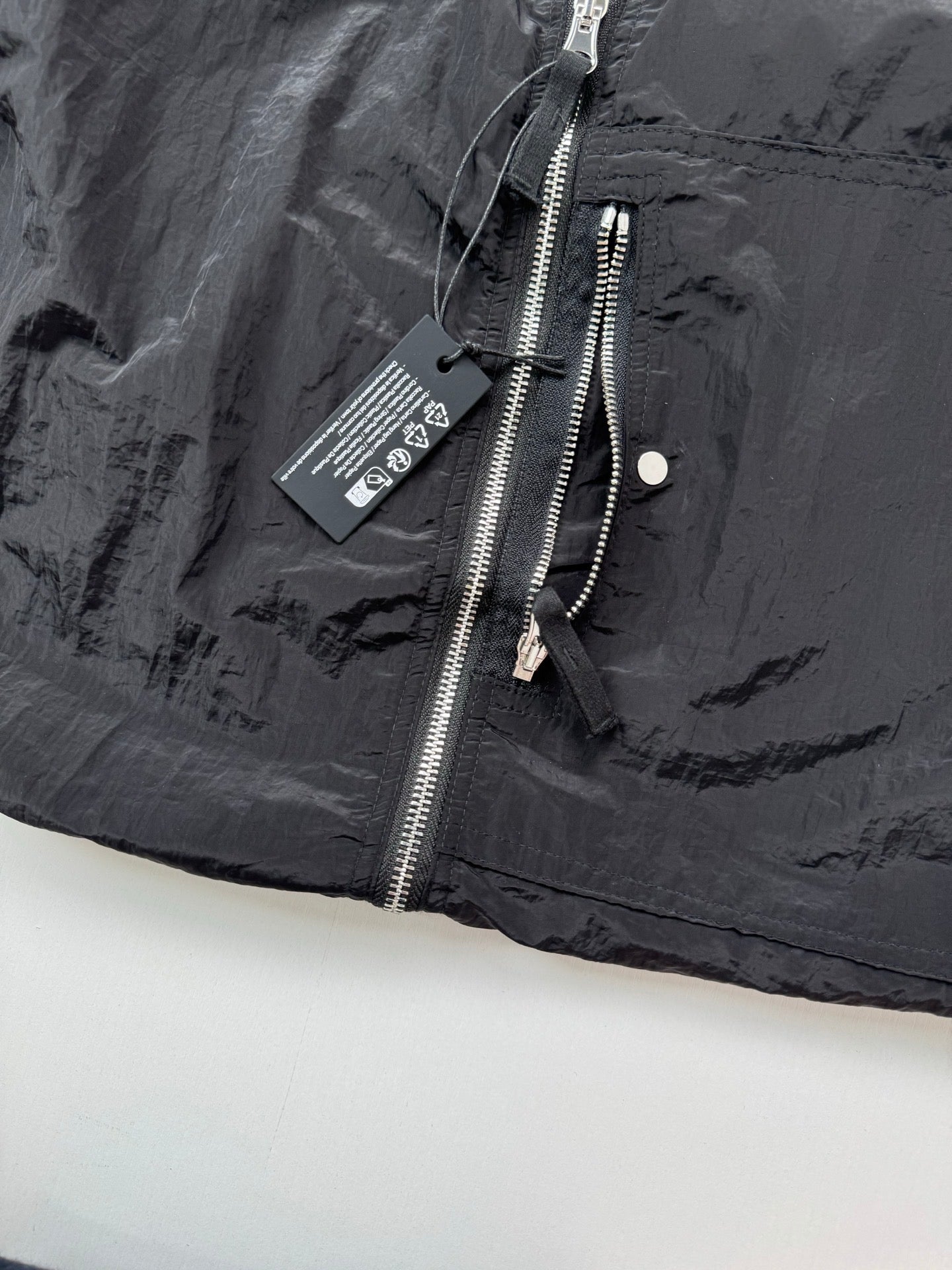 Veste Stone Island Nylon Metal noir - détail glissière