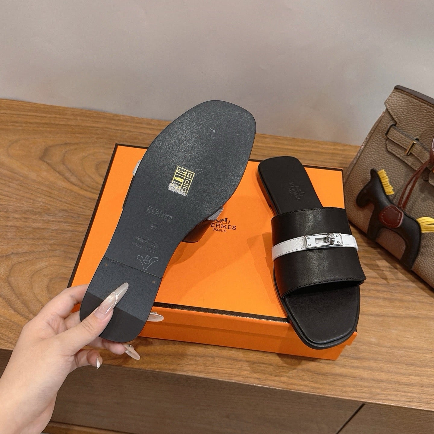 Mules Hermès Kelly Noir Blanc