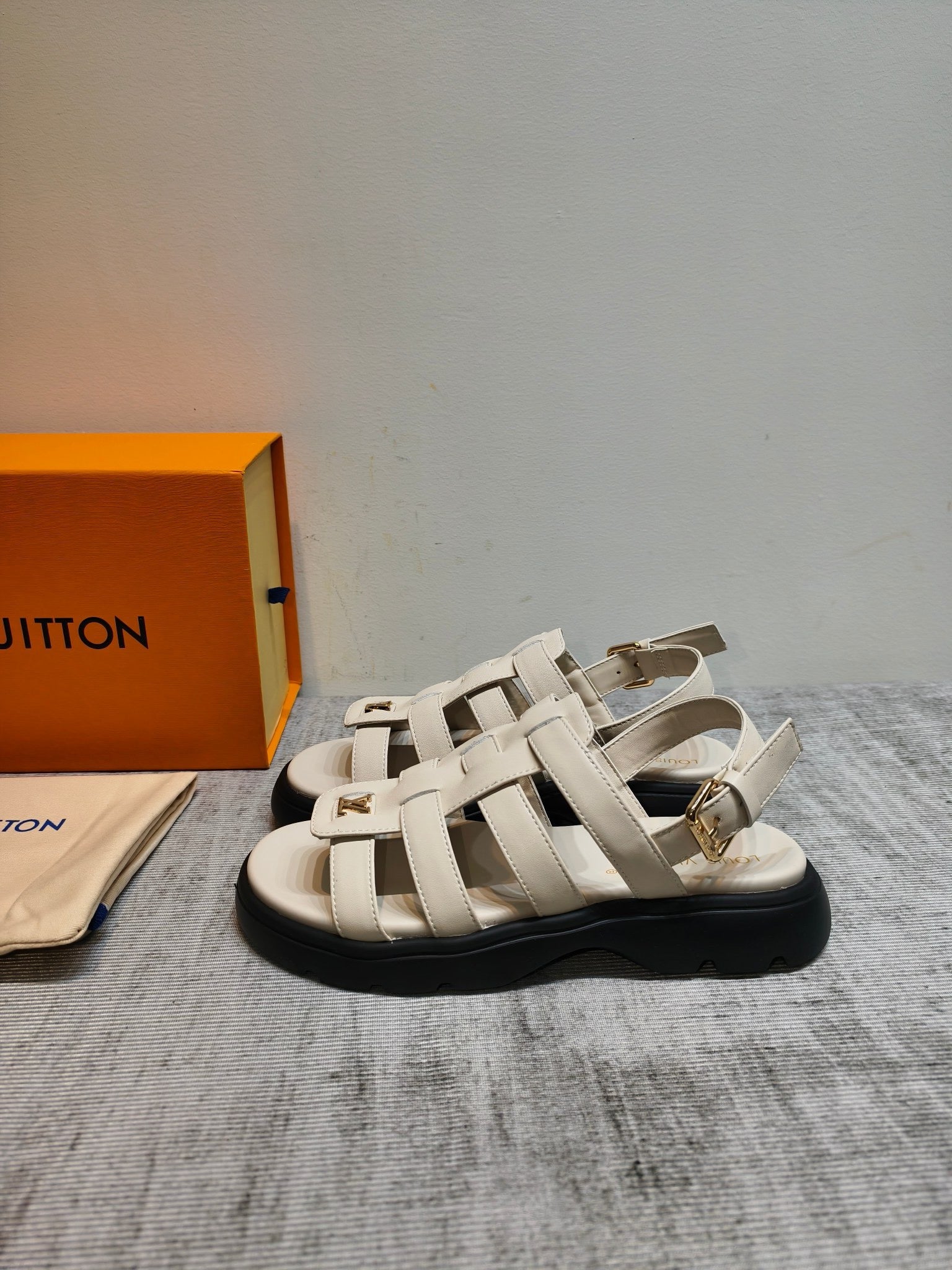 Sandales Louis Vuitton Nevada Écru boîte