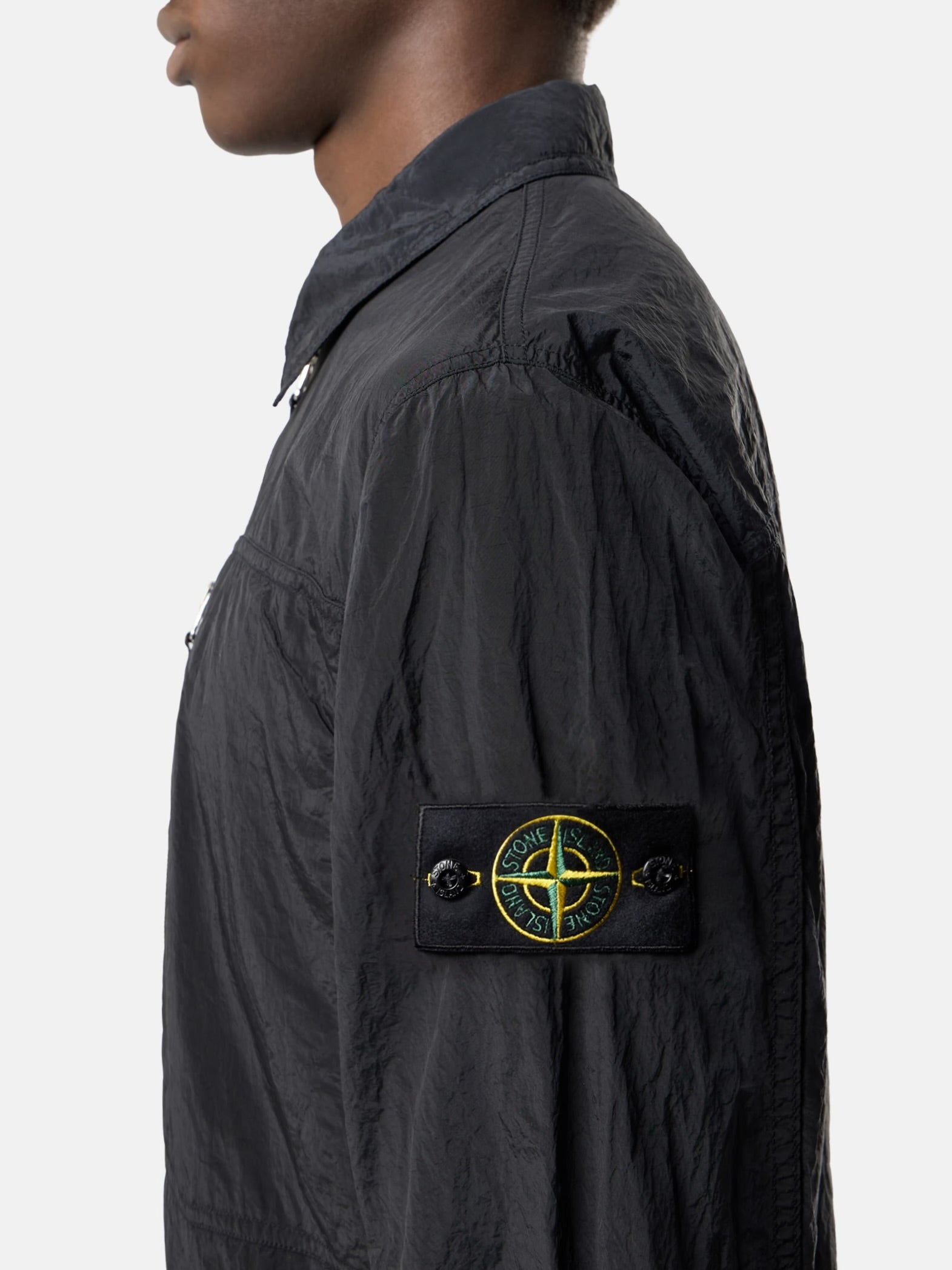 Veste Stone Island Nylon Metal noir - détail poignet porté