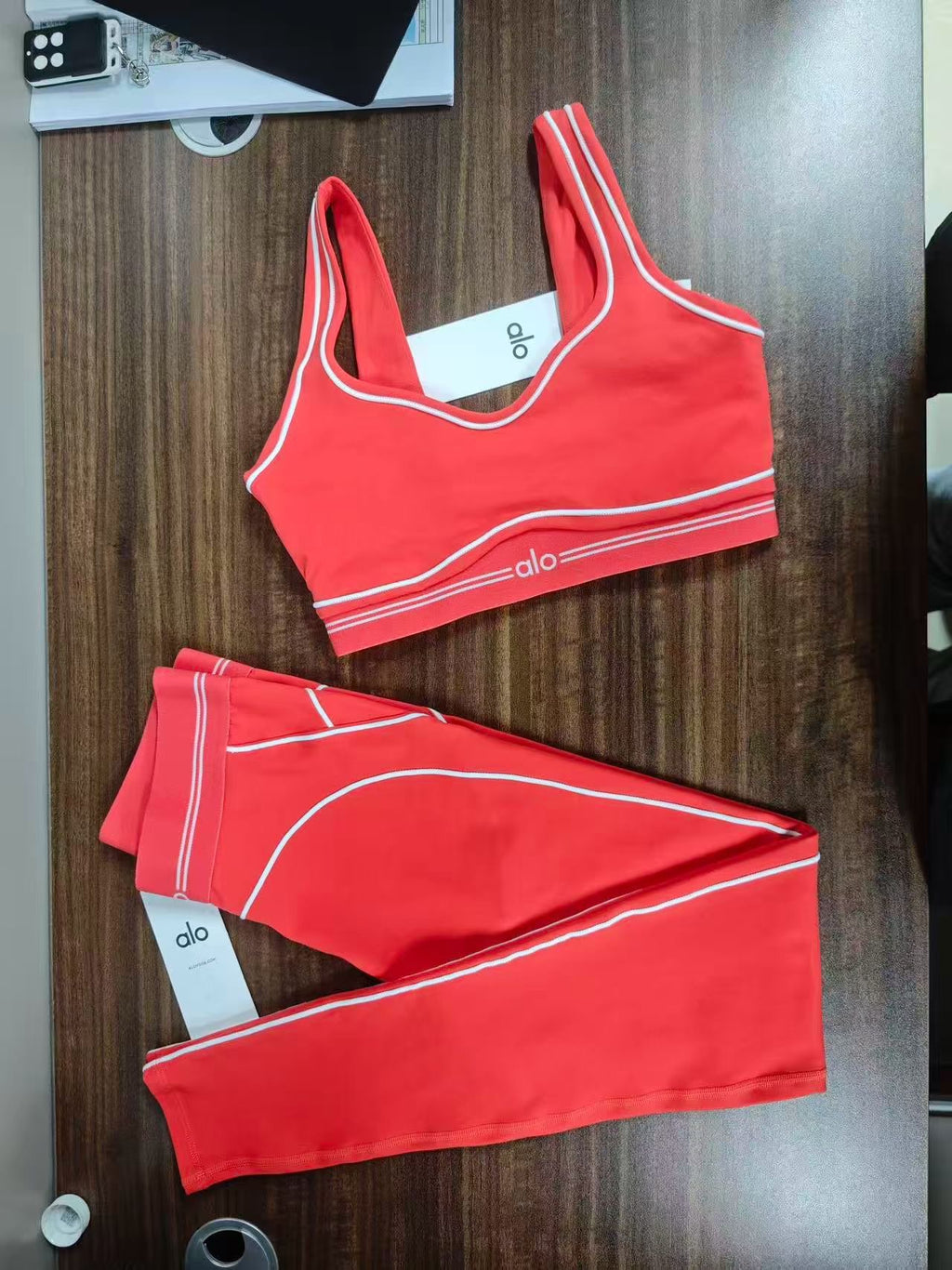 Ensemble Alo Yoga - Corail