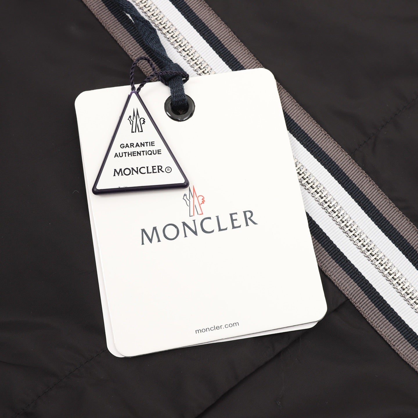 Veste à capuche Moncler Diani Noir carte d'authenticité