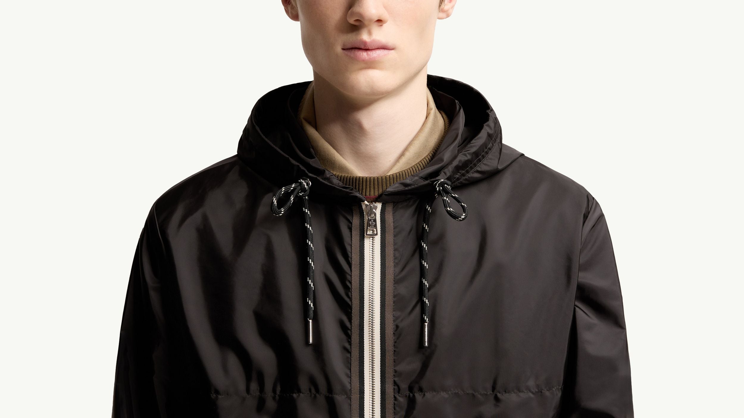 Veste à capuche Moncler Diani Noir portée face