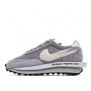 SACAI x Nike LDV Waffle – Bordeaux Marine