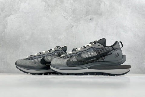 Sacai x Nike VaporWaffle 3.0 – Violet et Or