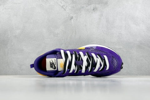 Sacai x Nike VaporWaffle 3.0 – Violet et Or