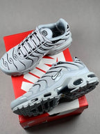 Nike Air Max Plus TN – Gris Loup
