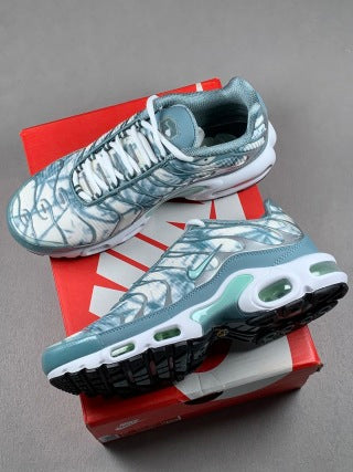 Nike Air Max Plus TN – Blanc Bleu Palm