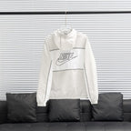 Coupe-vent à capuche Nike 2013 avec logo découpé au dos
