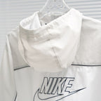 Coupe-vent à capuche Nike 2013 avec logo découpé au dos