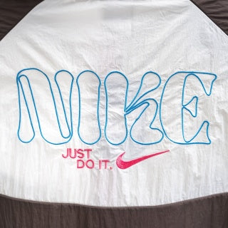 Coupe-vent anti-UV brodé à capuche Nike 7680