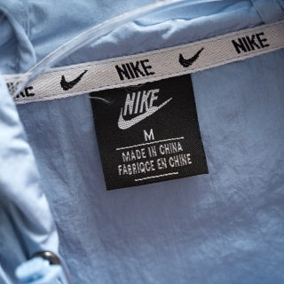 Coupe-vent anti-UV à capuche Nike 4549